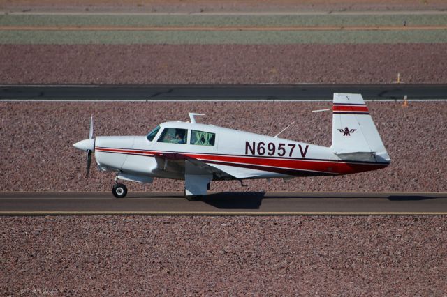 Mooney M-20 (N6957V)