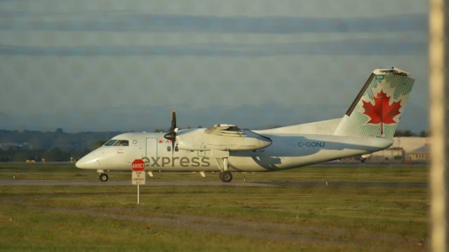 de Havilland Dash 8-100 (C-GONJ)