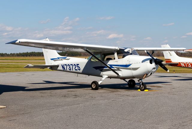 Cessna Skyhawk (N73725)