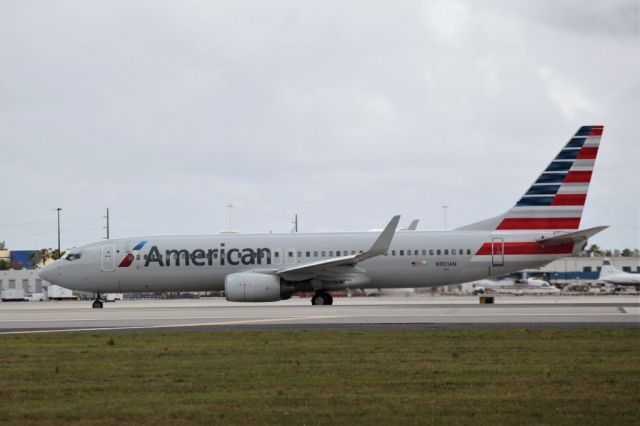 Boeing 737-800 (N901AN) - On its way to the runway for a departure to Tampa on the 5th of May, 2018 at 11:42.