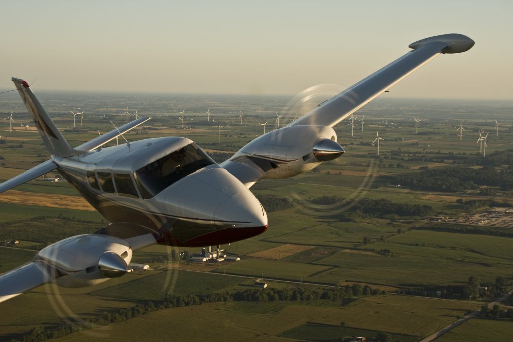 Piper PA-30 Twin Comanche (N7954Y)