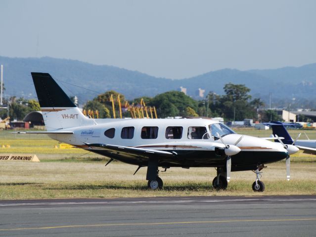 Piper Navajo (VH-AYT)