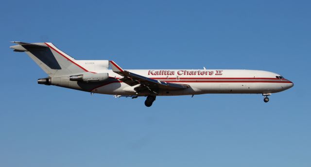 BOEING 727-200 (N729CK) - A Boeing 727-200 approaching Runway 36R at Carl T. Jones Field, Huntsville International Airport, AL - December 9, 2016.