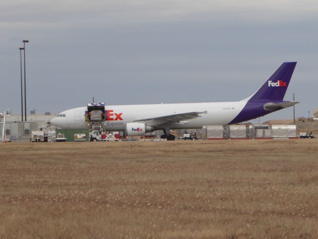 Airbus A300F4-600 (N675FE)