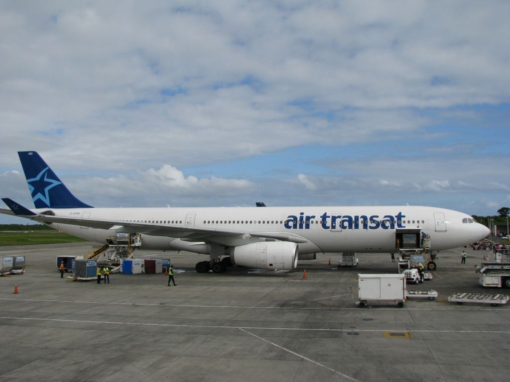 Airbus A330-300 (C-GTSO)