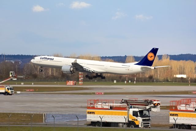 Airbus A340-300 (D-AIHC)