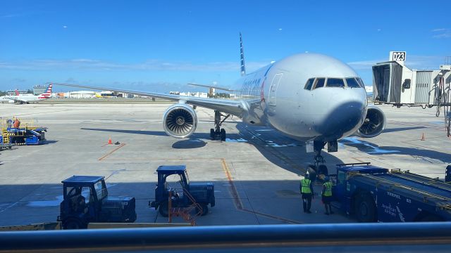 Boeing 777-200 (N775AN) - Pushback start