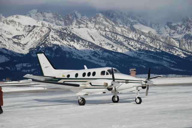 Beechcraft King Air 90 (N85DR)