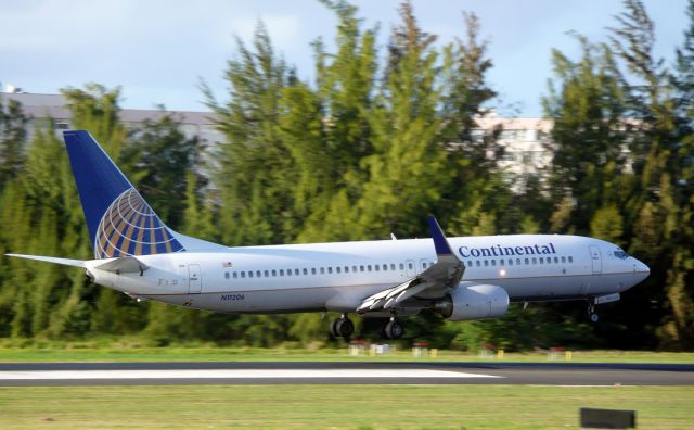 Boeing 737-800 (N11206)