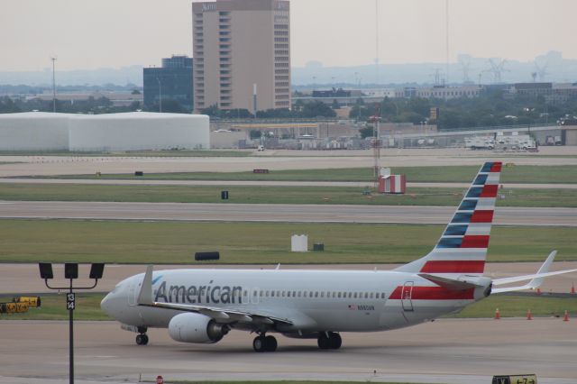 Boeing 737-800 (N980AN) - 081513 AA B738 taxiing out for Rwy 17R