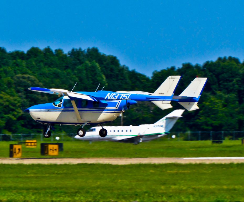 Cessna Super Skymaster (N1375L)