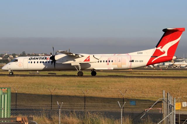 de Havilland Dash 8-400 (VH-QOI)