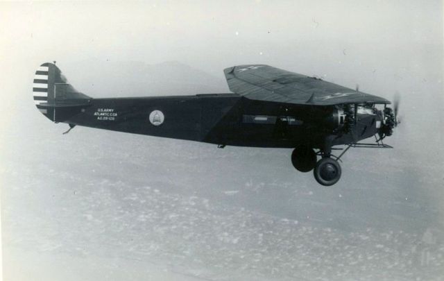 Ford Tri-Motor (N28120) - scanned from photobr /Fokker C-2A