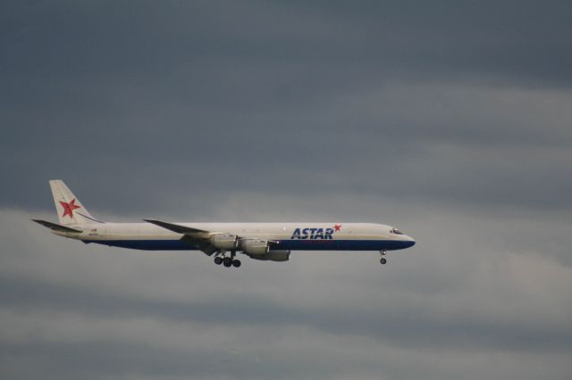 McDonnell Douglas DC-8-70 (N873SJ) - Astar on approach