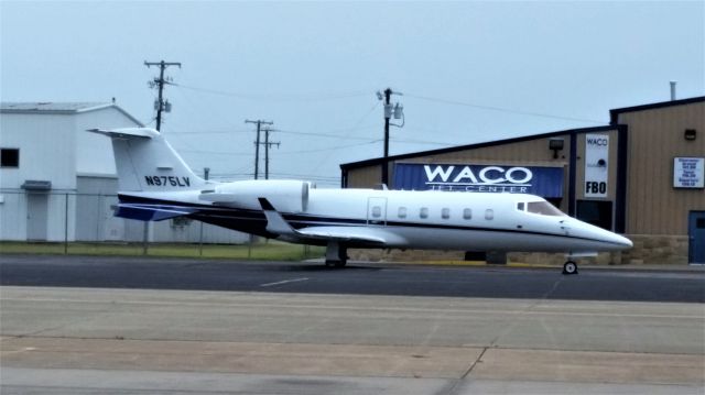 Learjet 60 (N975LV)