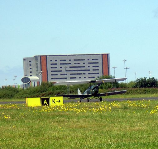 — — - Bi-plane Liverpool JL