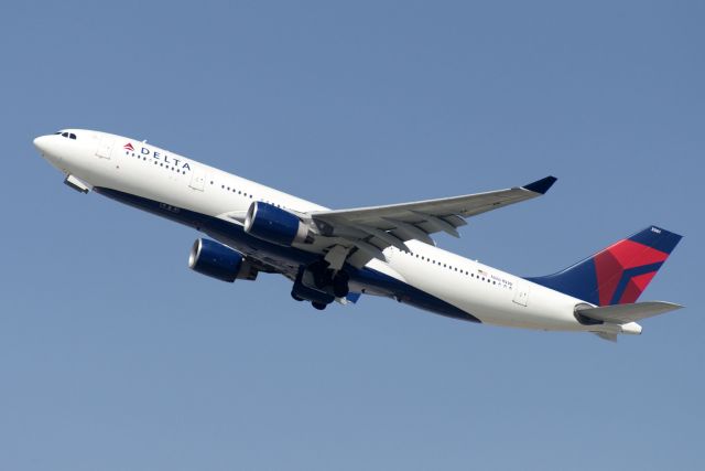 Airbus A330-200 (N861NW) - N861NW  Airbus  A330-223  DAL  KLAX  20130304  4162