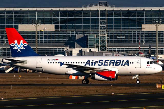 Airbus A319 (YU-APA)