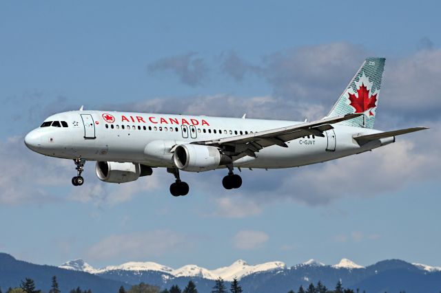 Airbus A320 (C-GJVT)