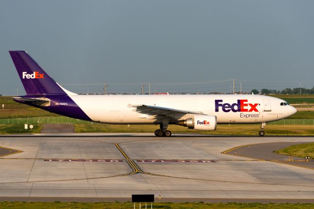 Airbus A300F4-600 (N661FE)