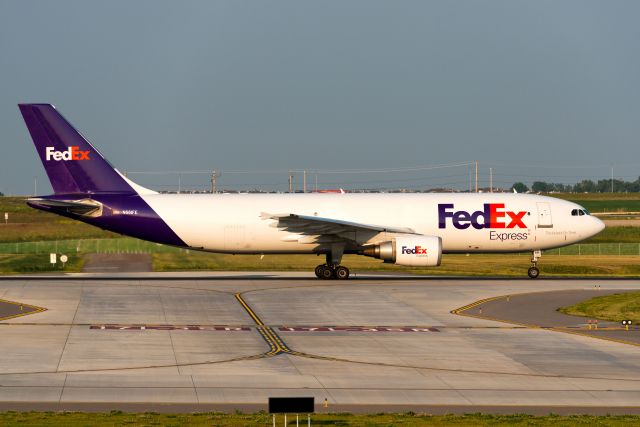 Airbus A300F4-600 (N661FE)