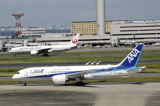 Boeing 787-8 (JA838A) - Taxing at Tokyo-Haneda Intl Airport on 2016/05/13