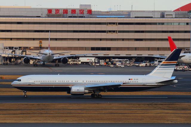 BOEING 767-300 (EC-LZO)