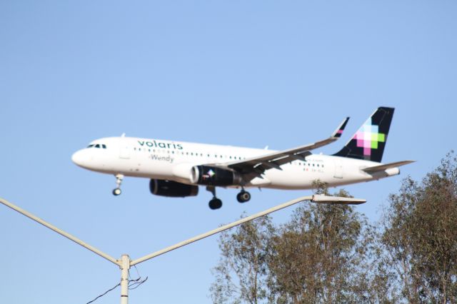 Airbus A320 (XA-VLL) - FINAL APPROACH 27 MMTJ