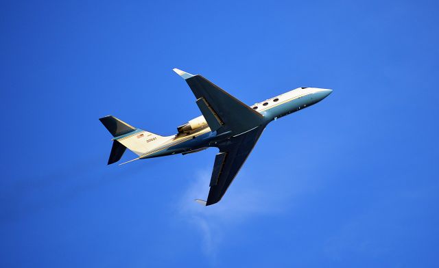 Gulfstream Aerospace Gulfstream 3 (N30501) - Air Force G3 departing 18 in Fargo, ND 