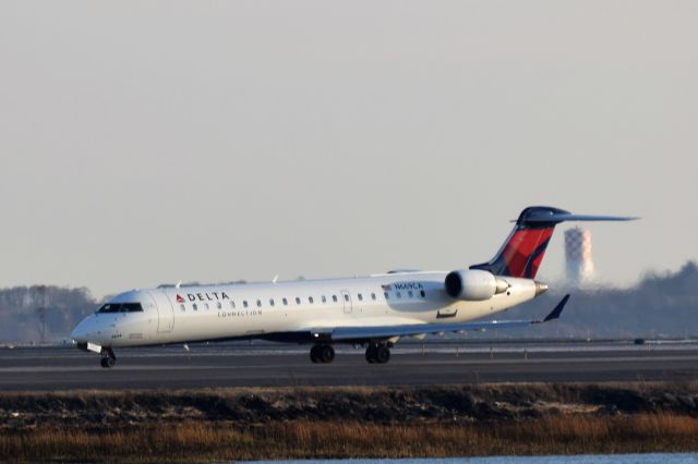 Canadair Regional Jet CRJ-700 (N669CA)