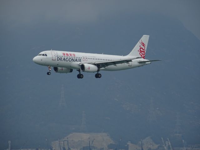 Airbus A320 (B-HSK)