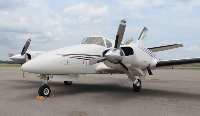 Beechcraft Duke (N505GE) - A Beechcraft A60 Duke on the ramp at Pryor Regional Airport, Decatur, AL - August 16, 2018.