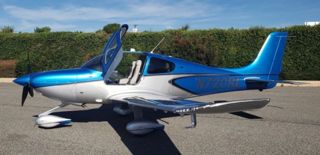 Cirrus SR-22 (N720RL)