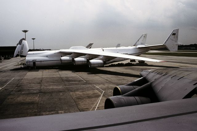 Antonov Antheus (UR-82060) - AN-225 taken from the top hatch of a USAF C-5 Galaxy at the Singapore Airshow in 1994