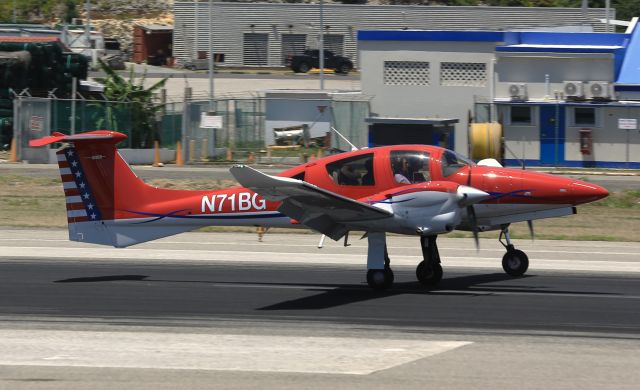 Diamond DA-62 (N71BG)