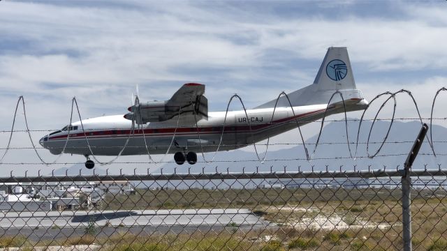 Antonov An-12 (UR-CAJ) - Landing at Rwy 35, Oct 2024
