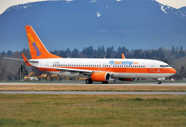 Boeing 737-800 (C-FTLK) - Hybrid livery Hapag-Lloyd.livery