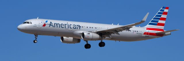 Airbus A321 (N934AA) - phoenix sky harbor international airport 10MAR21