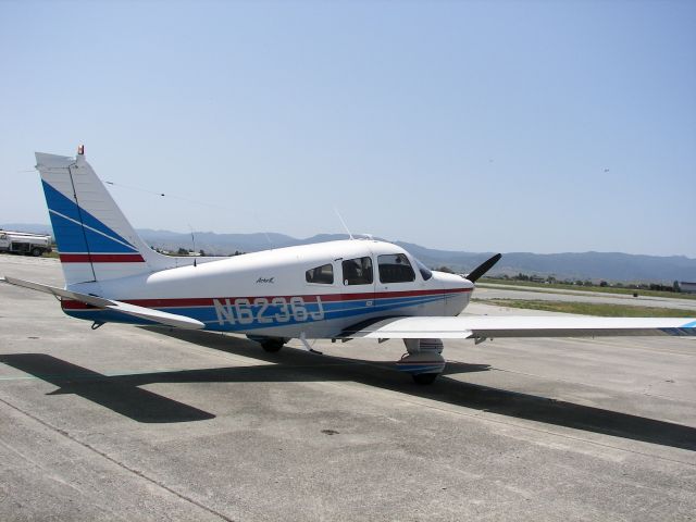 Piper Cherokee (N6236J)