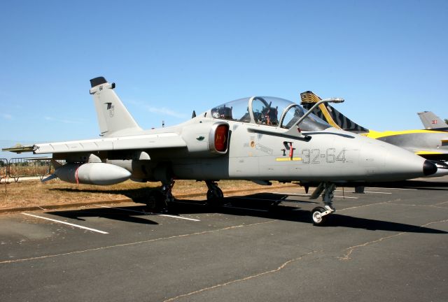 Embraer AMX (N3264) - Aermachi Embraer AMX T en statique sur la Base aérienne 721 de Rochefort-St Agnant en mai 2011.