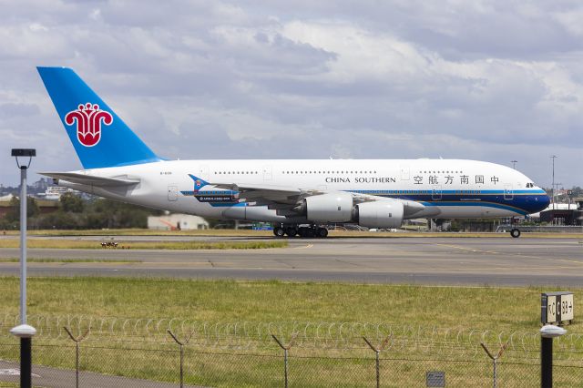 Airbus A380-800 (B-6136) - China Southern Airlines (B-6136) Airbus A380-841 departing Sydney Airport 