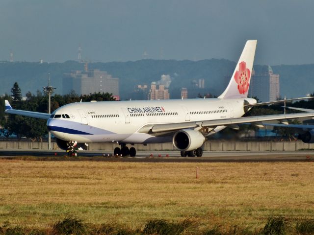 Airbus A330-300 (B-18310)