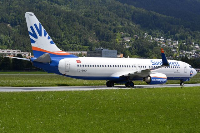 Boeing 737-800 (TC-SNO)