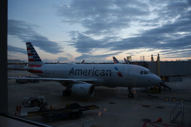 Airbus A319 (N721UW) - American Airlines A319-112 cn1095