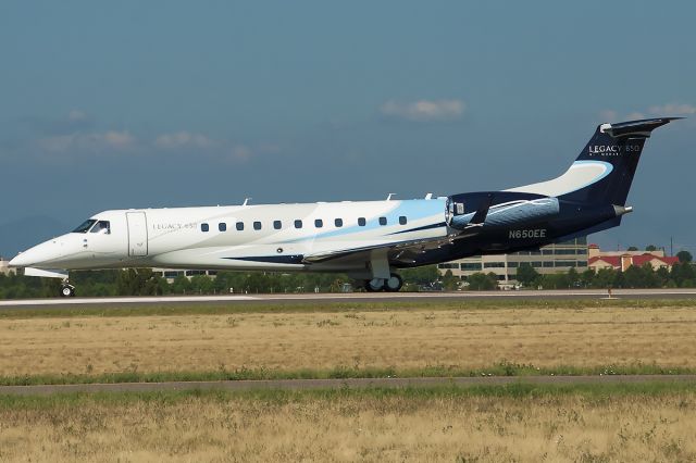 Embraer ERJ-135 (N650EE) - Embraer livery