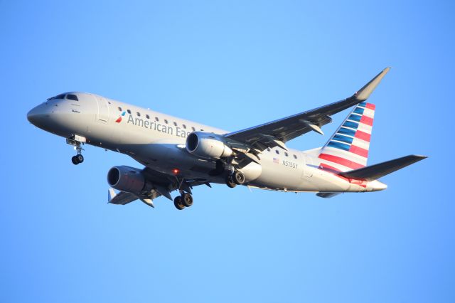 EMBRAER 175 (long wing) (N515SY)