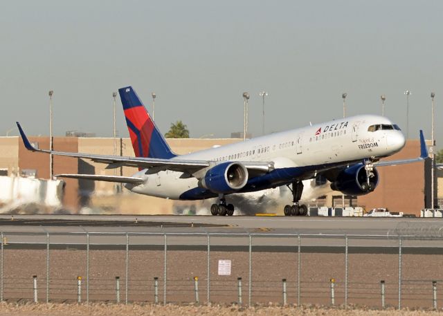 Boeing 757-200 (N694DL)