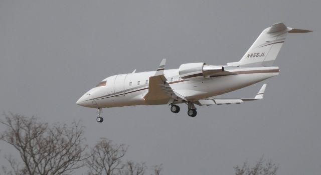 Canadair Challenger (N856JL) - On final is this 1991 Canadair Challenger 601 in the Winter of 2019.