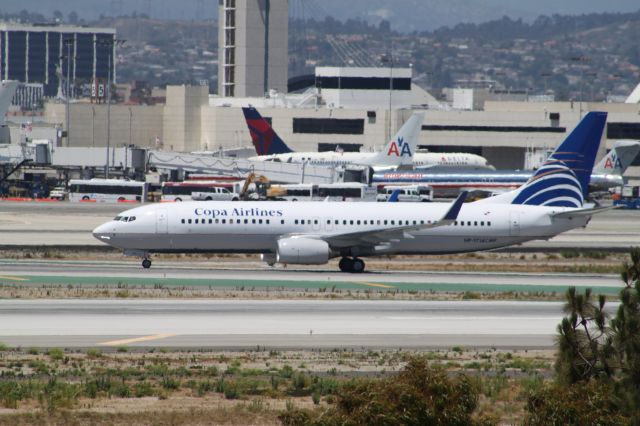 Boeing 737-800 (HP-1714CMP)