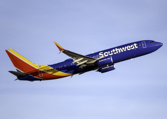 Boeing 737-800 (N8543Z)